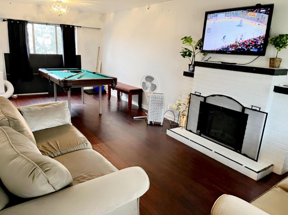 Вилла Vintage - 3 Bed House - North Surrey - Ping-Pong And Pool Table - Tv Cable Экстерьер фото